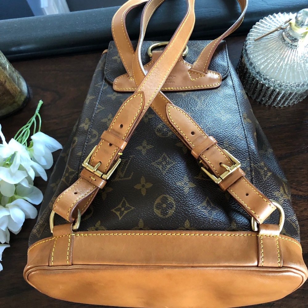 Louis Vuitton Montsouris MM - Picture 5 of 8